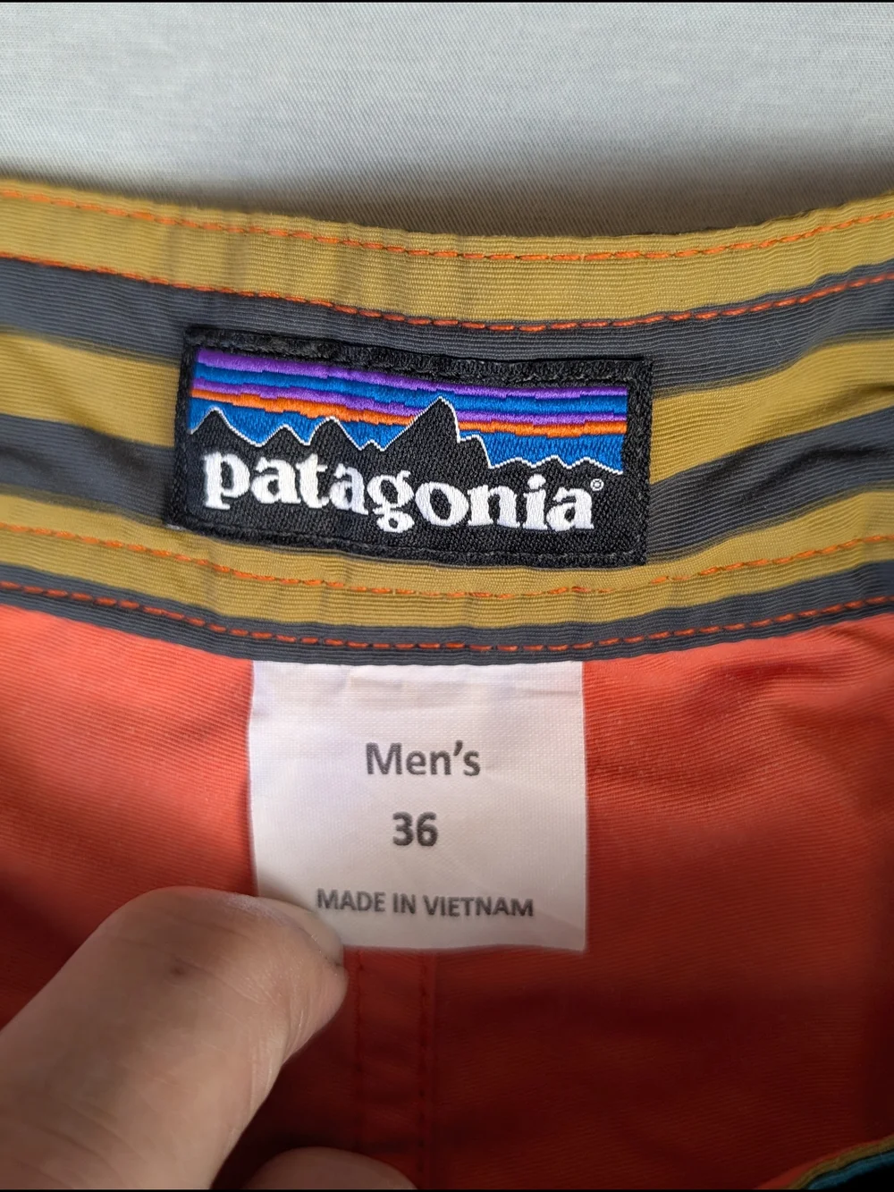 Patagonia Wavefarer‎ Board Shorts Men's Size 36 Striped Zipper Pocket